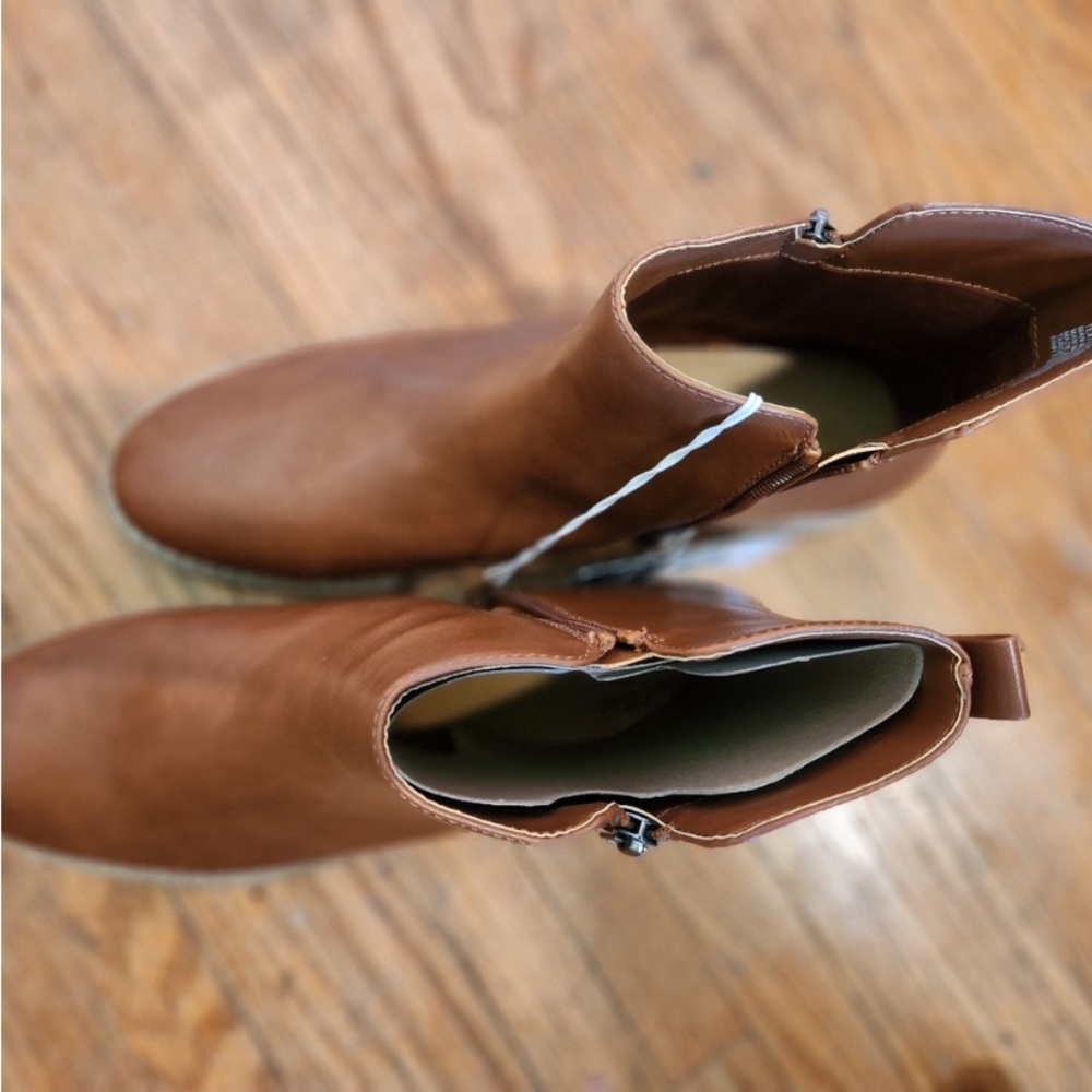 Universal Thread ankle boots - Picture 2 of 7